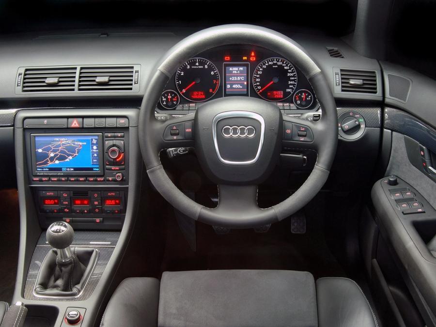 Торпедо Audi A4 DTM Edition (B7, 8E) 2005 года  (ZA) (фото 3 из 7)